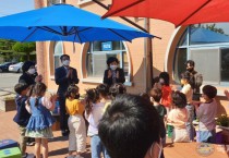 보도자료(순천교육지원청, 제100회 어린이 날 기념 소규모 초등학교 선물 증정!) 관련사진2.jpg