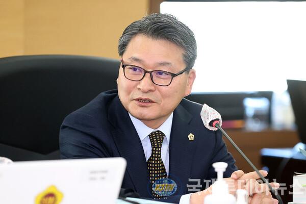 (사진)김유곤 의원.jpg