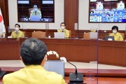 정부, 현행 거리두기·5인이상 모임 금지 2주 더 연장